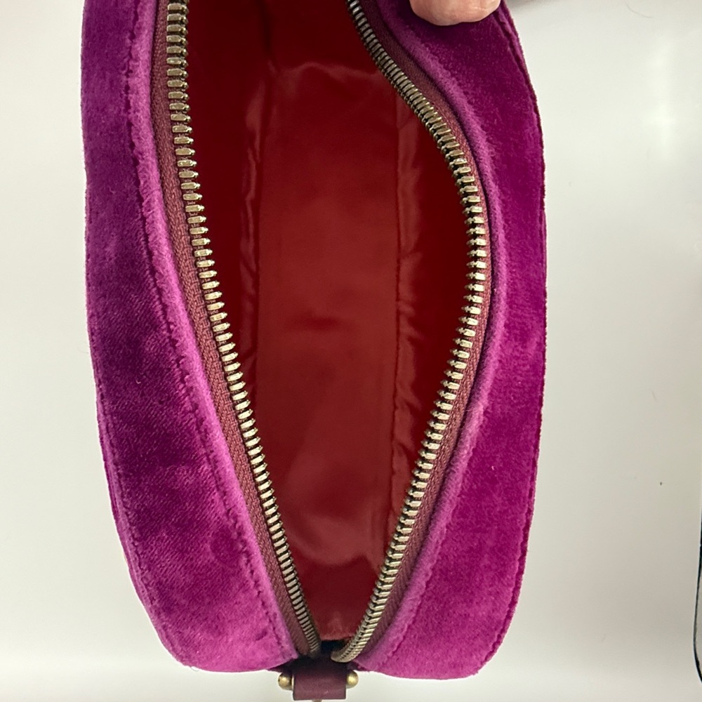 Gucci GG Velvet Marmont Camera Bag, Fuchsia - Picture 8 of 11